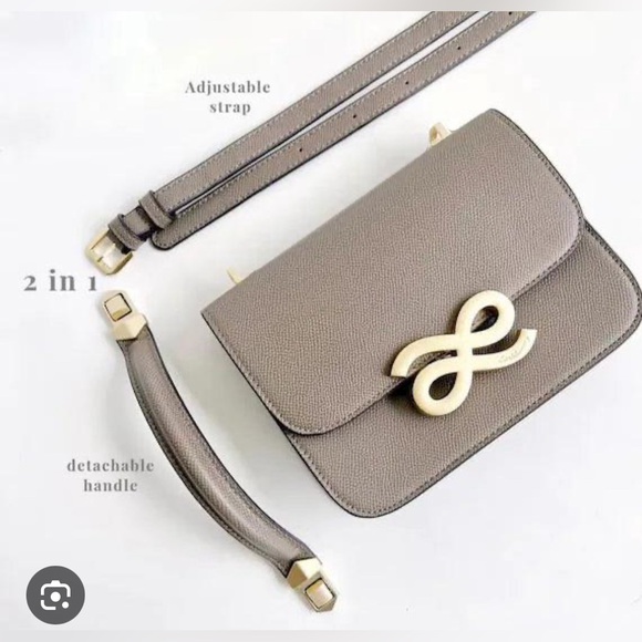 Elegant Brown Crossbody Bag with Gold Accent - Picture 11 of 12